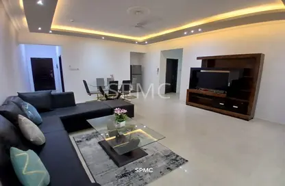 Apartment - 3 Bedrooms - 3 Bathrooms for rent in Busaiteen - Muharraq Governorate