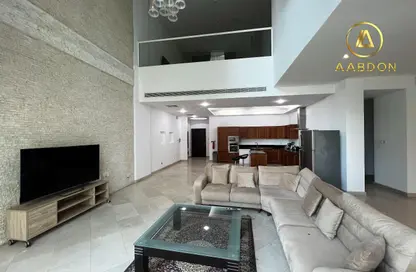 Duplex - 3 Bedrooms - 3 Bathrooms for rent in Al Juffair - Capital Governorate