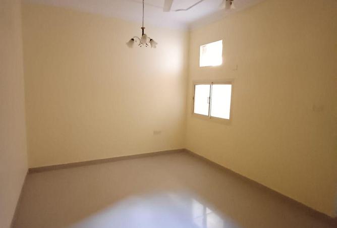 992784 - Property Image 3