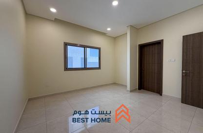 Villa - 3 - 4 for sale in Shakhura - Northern Governorate