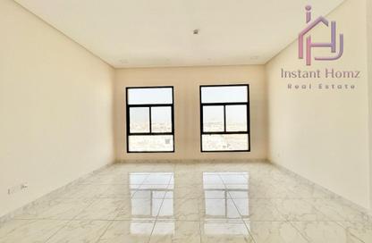 Apartment - 3 Bedrooms - 2 Bathrooms for rent in Bu Quwah - Northern Governorate