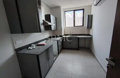 Apartment - 2 Bedrooms - 2 Bathrooms for rent in Mahooz - Manama - Capital Governorate