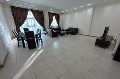 Apartment - 3 Bedrooms - 4 Bathrooms for rent in Mahooz - Manama - Capital Governorate