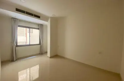 Apartment - 2 Bedrooms - 2 Bathrooms for rent in Al Burhama - Manama - Capital Governorate Apartment - 2 Bedrooms - 2 Bathrooms for rent in Al Burhama - Manama - Capital Governorate