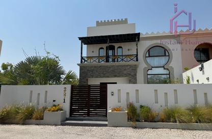 Villa - 3 - 4 for sale in Zallaq - Southern Governorate