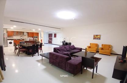 Apartment - 2 Bedrooms - 3 Bathrooms for rent in Busaiteen - Muharraq Governorate Apartment - 2 Bedrooms - 3 Bathrooms for rent in Busaiteen - Muharraq Governorate