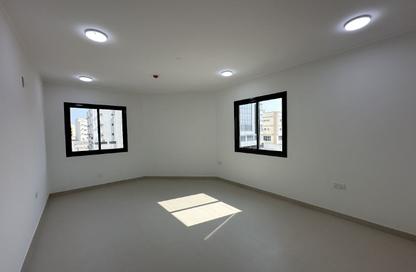 Apartment - 7+ Bedrooms - 7+ Bathrooms for rent in Tubli - Central Governorate