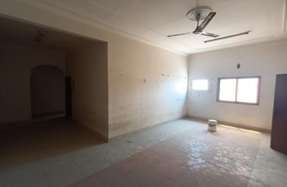 Apartment - 2 Bedrooms - 2 Bathrooms for rent in Maameer - Central Governorate