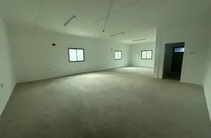 Office Space - Studio - 1 Bathroom for rent in Hamad Town - Northern Governorate