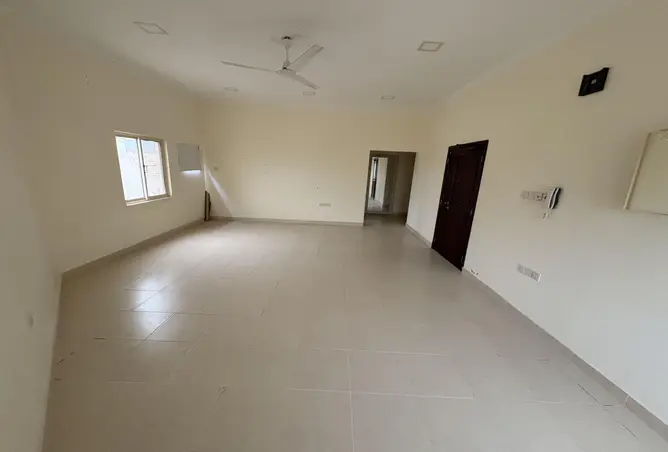 998731 - Property Image 2