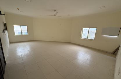 Apartment - 2 Bedrooms - 3 Bathrooms for rent in Galali - Muharraq Governorate