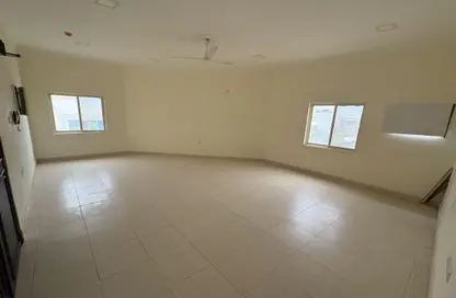 شقة - 2 غرف نوم - 3 حمامات للايجار في قلالي - المحرق