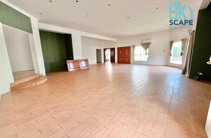 Villa - 4 Bedrooms - 4 Bathrooms for rent in Janabiya - Northern Governorate
