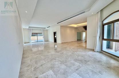 Villa - 5 Bedrooms - 5 Bathrooms for rent in Janabiya - Northern Governorate