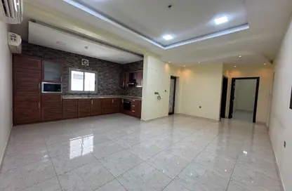 Apartment - 2 Bedrooms - 2 Bathrooms for rent in Maqabah - Northern Governorate