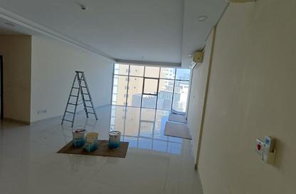 Apartment - 2 Bedrooms - 2 Bathrooms for rent in Busaiteen - Muharraq Governorate