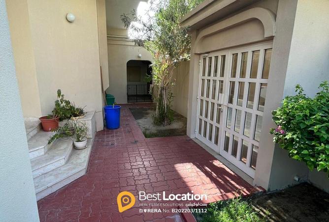 1002403 - Property Image 3