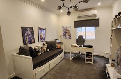 Apartment - 4 Bedrooms - 3 Bathrooms for sale in Tubli - Central Governorate
