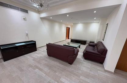 Penthouse - 4 Bedrooms - 6 Bathrooms for rent in Al Juffair - Capital Governorate