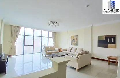 Apartment - 3 Bedrooms - 3 Bathrooms for rent in Al Juffair - Capital Governorate