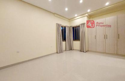Apartment - 2 Bedrooms - 2 Bathrooms for rent in Mahooz - Manama - Capital Governorate