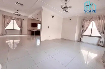 Villa - 4 Bedrooms - 5 Bathrooms for rent in Janabiya - Northern Governorate