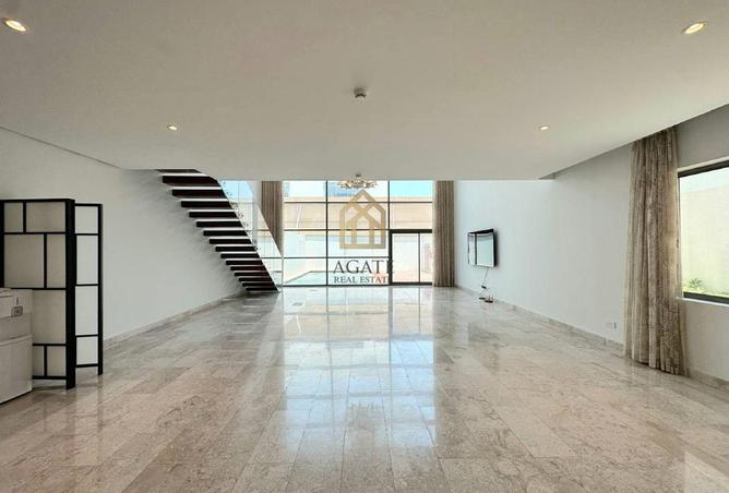 996184 - Property Image 2