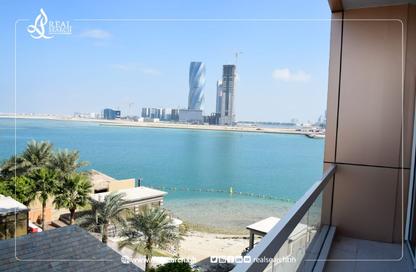 Apartment - 3 Bedrooms - 3 Bathrooms for rent in Reef Island - Capital Governorate