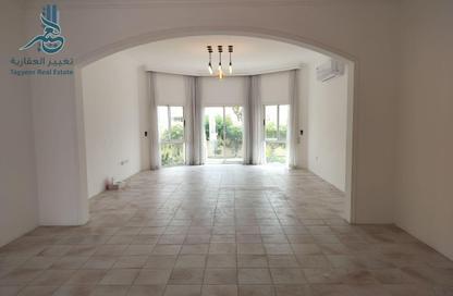 Villa - 3 Bedrooms - 4 Bathrooms for rent in Janabiya - Northern Governorate