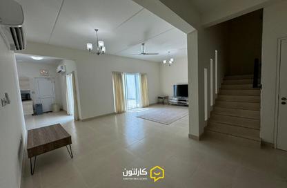 فيلا - 4 غرف نوم - 3 حمامات للبيع في ديرة العيون - ديار المحرق - المحرق