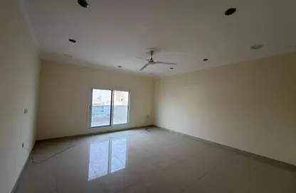 Apartment - 3 Bedrooms - 1 Bathroom for rent in Hidd - Muharraq Governorate
