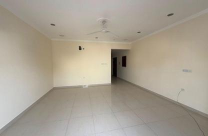 Apartment - 3 Bedrooms - 1 Bathroom for rent in Hidd - Muharraq Governorate Apartment - 3 Bedrooms - 1 Bathroom for rent in Hidd - Muharraq Governorate