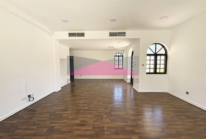 54451152 - Property Main Image