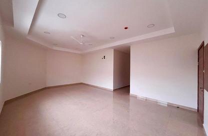 Apartment - 3 Bedrooms - 3 Bathrooms for rent in Busaiteen - Muharraq Governorate