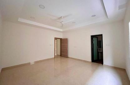 Apartment - 3 Bedrooms - 3 Bathrooms for rent in Busaiteen - Muharraq Governorate