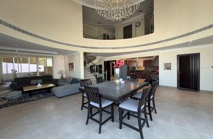 Apartment - 4 Bedrooms - 5 Bathrooms for rent in Al Juffair - Capital Governorate