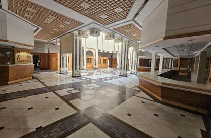 Retail - Studio - 4 Bathrooms for rent in Exhibition Road - Hoora - Capital Governorate