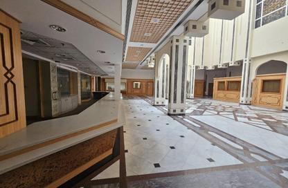 Retail - Studio - 4 Bathrooms for rent in Exhibition Road - Hoora - Capital Governorate