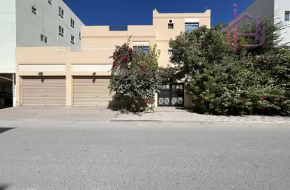 فيلا - 5 غرف نوم - 6 حمامات للبيع في الشاخورة - المحافظة الشمالية