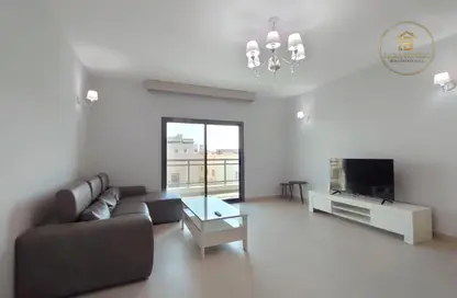 Apartment - 2 Bedrooms - 2 Bathrooms for rent in Al Juffair - Capital Governorate