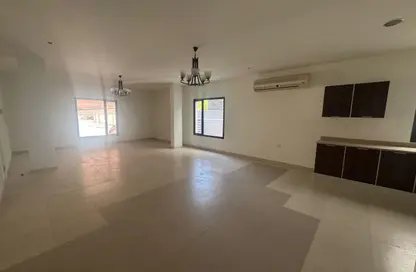 Apartment - 2 Bedrooms - 2 Bathrooms for rent in Tubli - Central Governorate