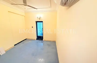 Apartment - Studio - 1 Bathroom for rent in Hoora - Capital Governorate