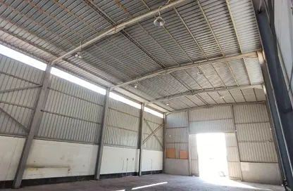 مستودع - استوديو - 4 حمامات للايجار في عسكر - المحافظة الجنوبية