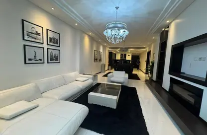 Apartment - 2 Bedrooms - 3 Bathrooms for rent in Al Juffair - Capital Governorate