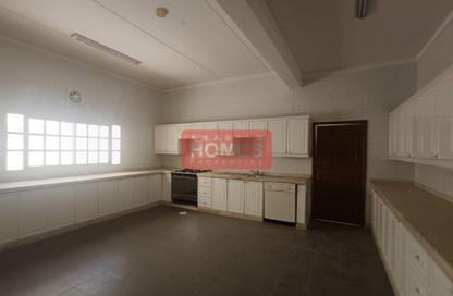 Villa - 6 Bedrooms - 7 Bathrooms for rent in Tubli - Central Governorate