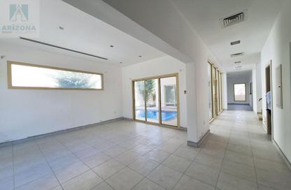 Compound - 4 Bedrooms - 4 Bathrooms for rent in Saar - Northern Governorate