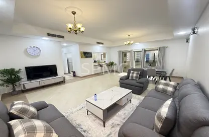 Apartment - 2 Bedrooms - 4 Bathrooms for rent in Al Juffair - Capital Governorate