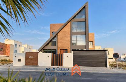 Villa - 5 - 6 for sale in Saar - Northern Governorate Villa - 5 - 6 for sale in Saar - Northern Governorate
