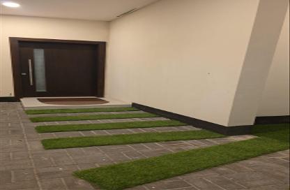 Villa - 4 Bedrooms - 5 Bathrooms for rent in Busaiteen - Muharraq Governorate
