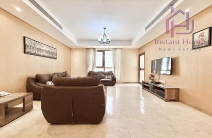 Apartment - 2 Bedrooms - 3 Bathrooms for rent in Al Juffair - Capital Governorate